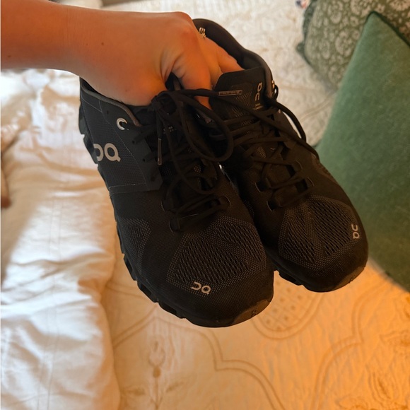 Black On Running Shoes - Picture 2 of 3